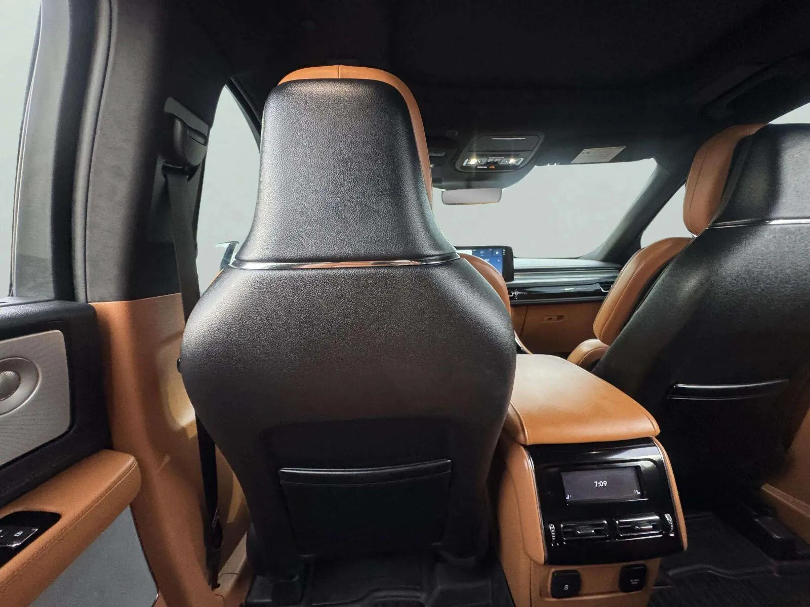 Lincoln Aviator photo 48