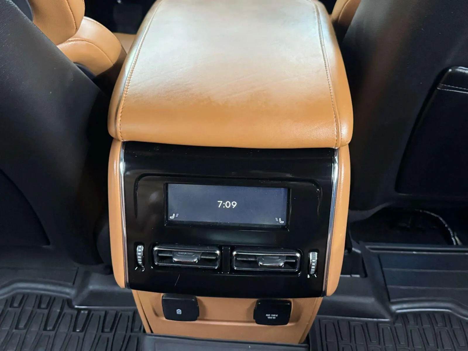 Lincoln Aviator photo 49