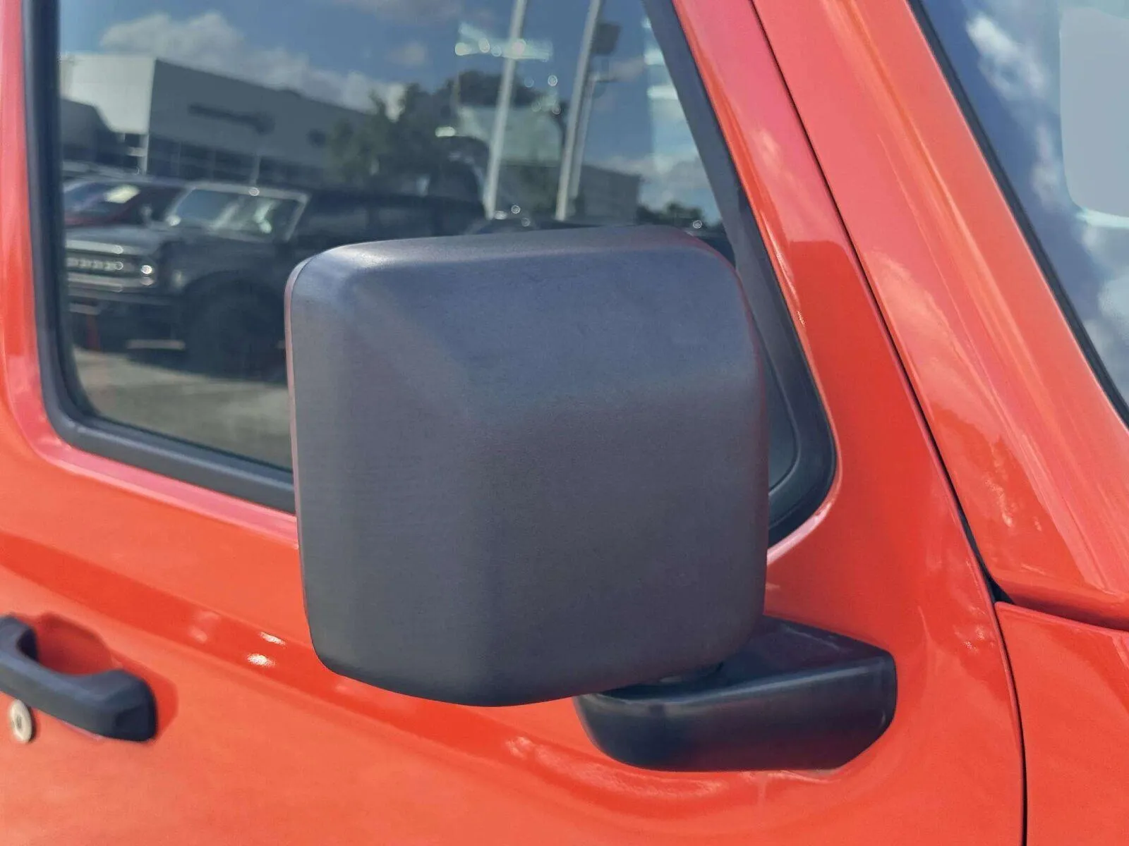 Jeep Wrangler photo 10