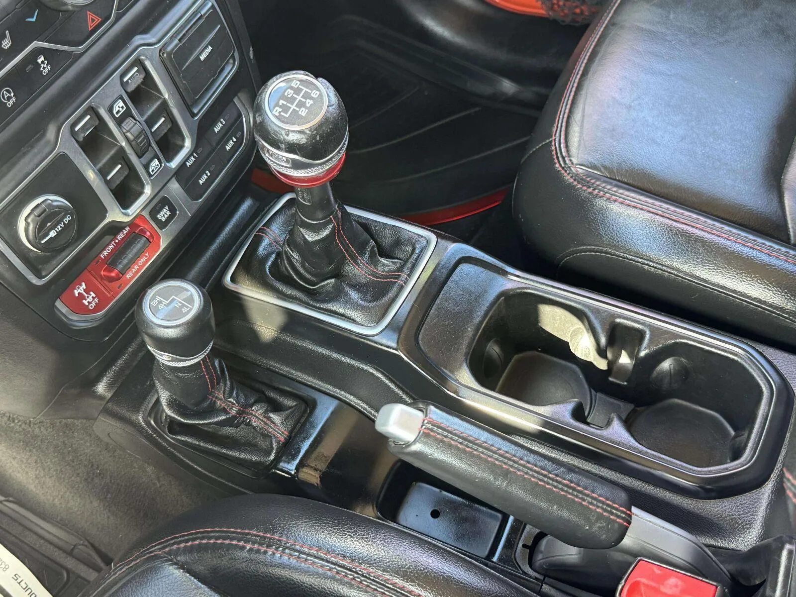 Jeep Wrangler photo 40