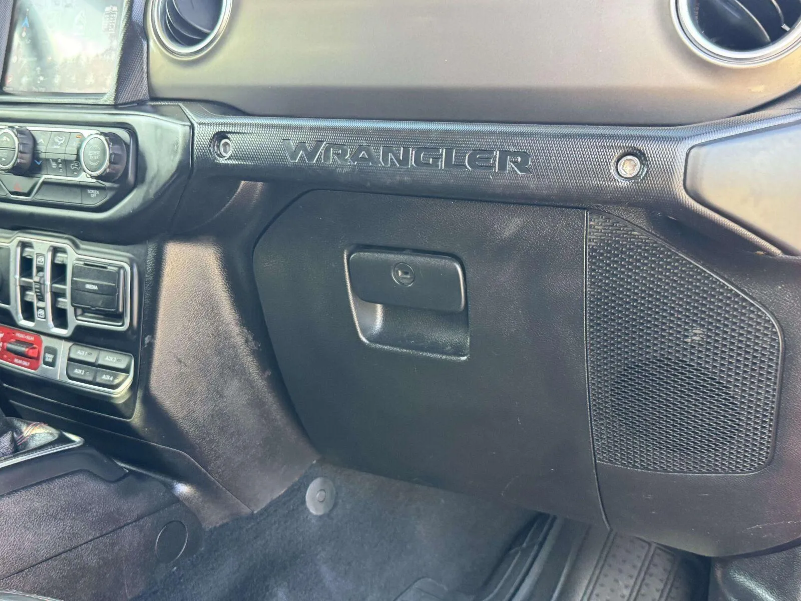 Jeep Wrangler photo 59