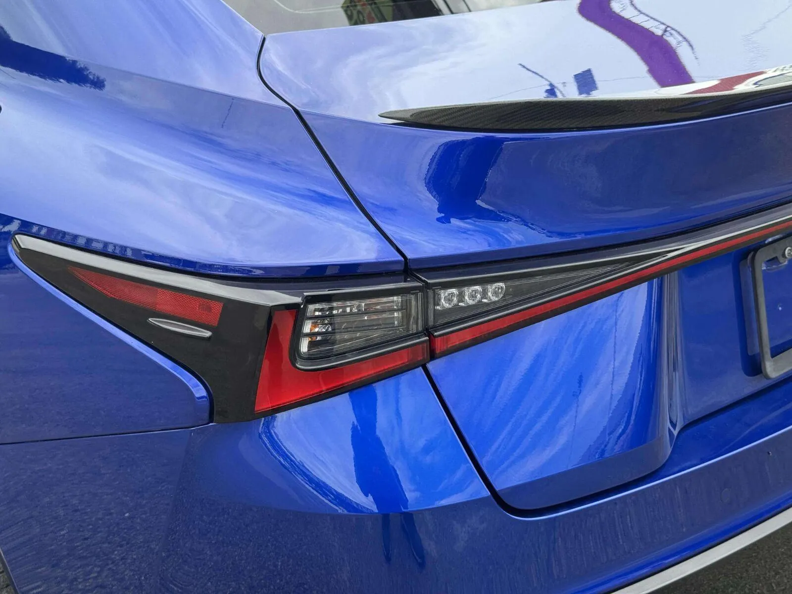 Lexus IS photo 14