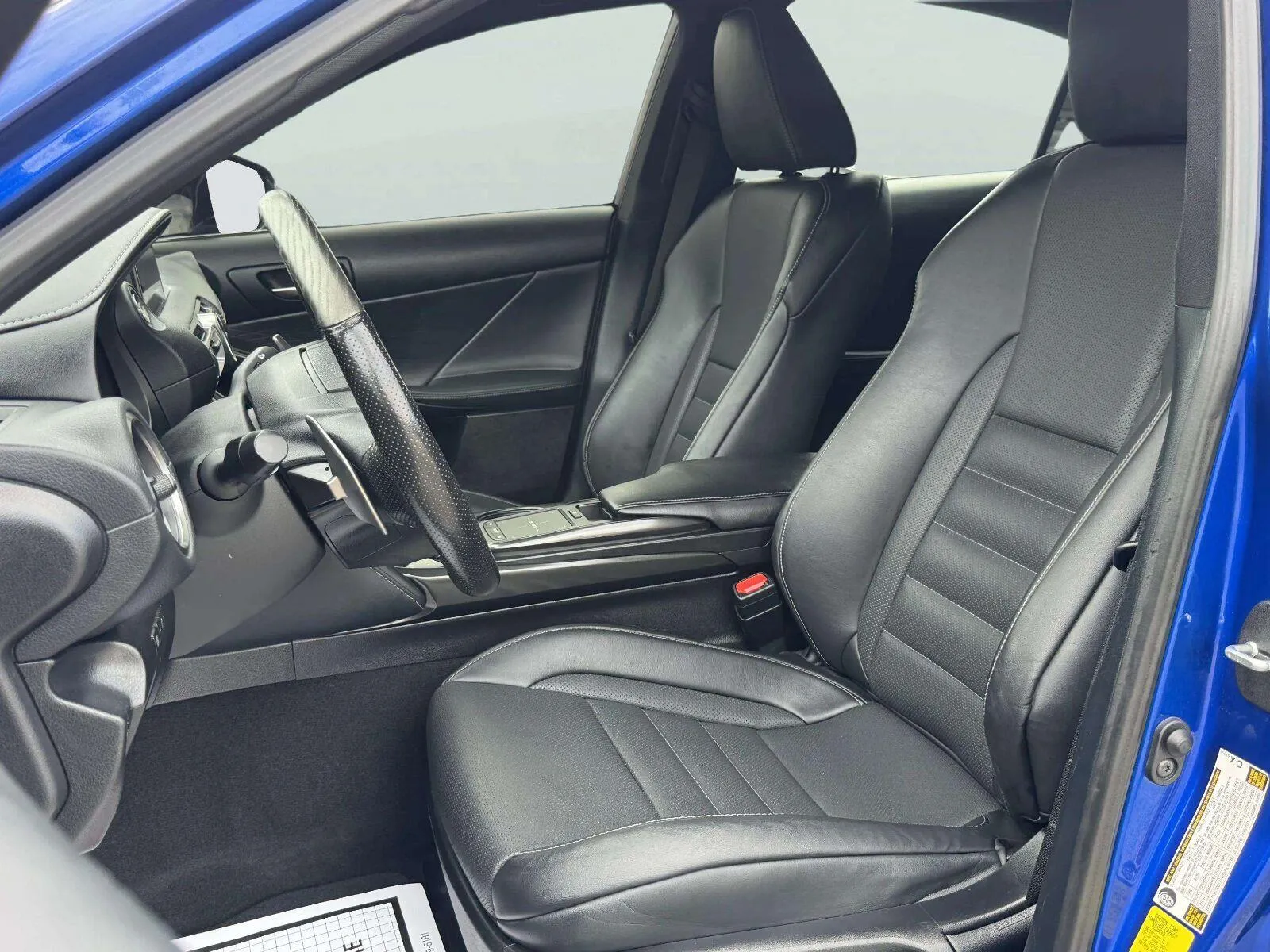 Lexus IS photo 19