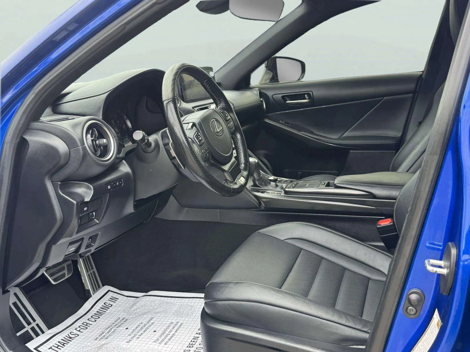 Lexus IS photo 20
