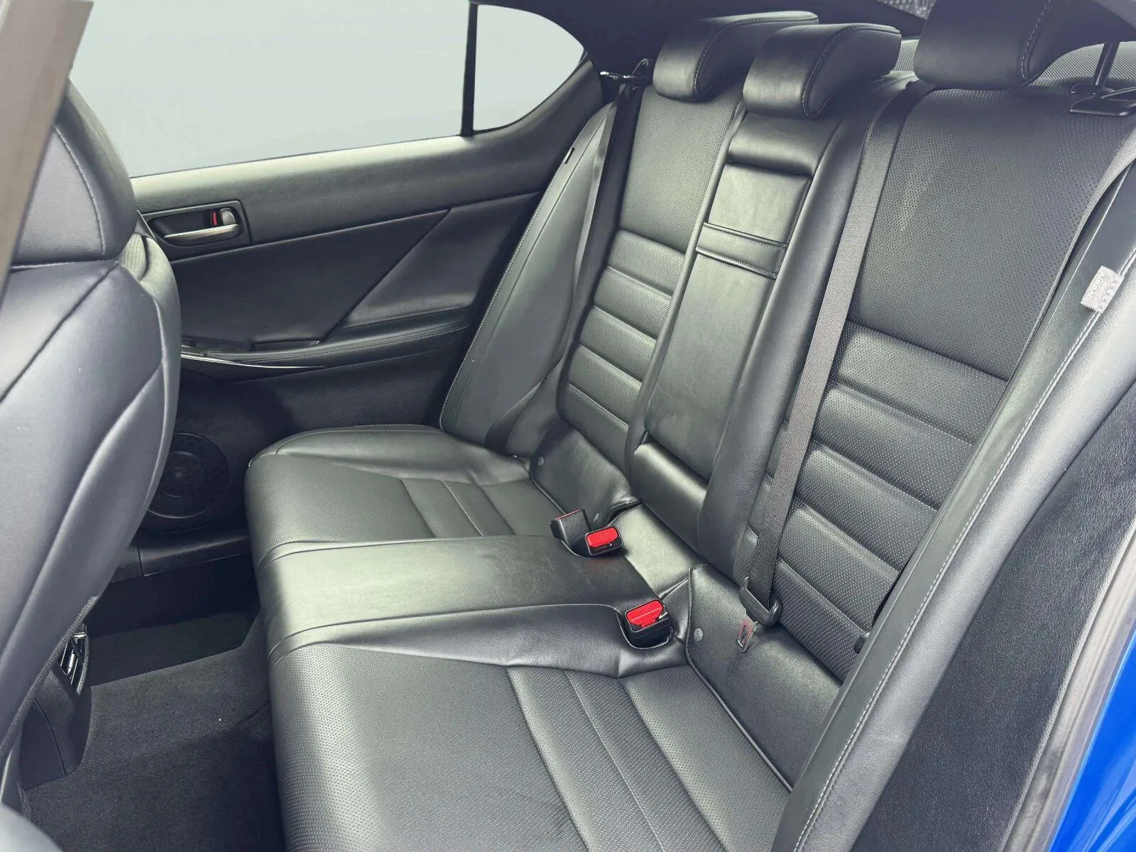 Lexus IS photo 37
