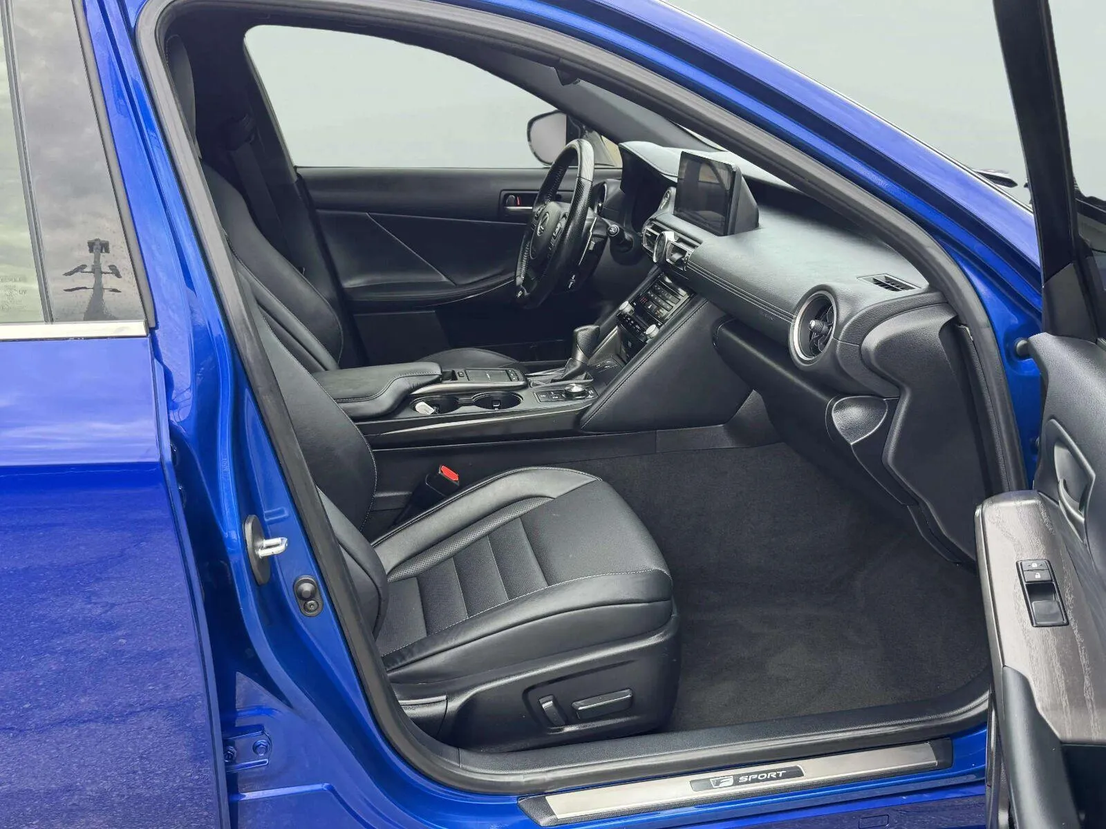 Lexus IS photo 47