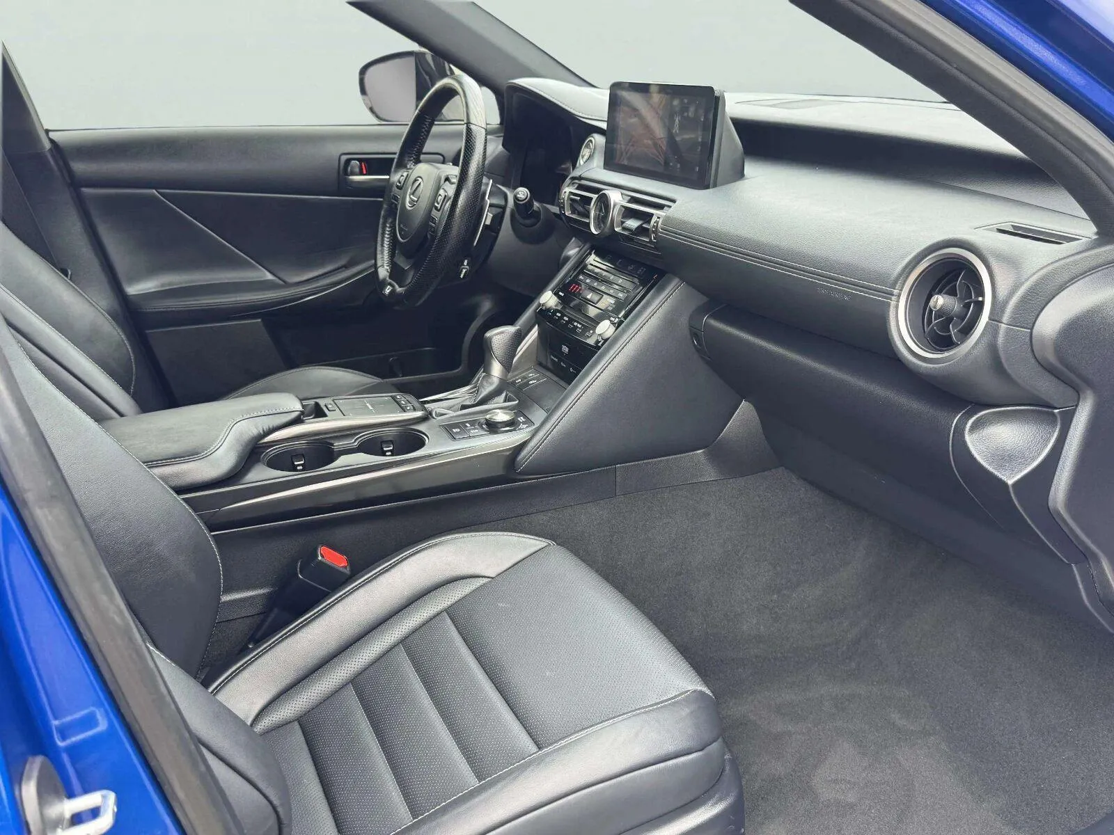 Lexus IS photo 51