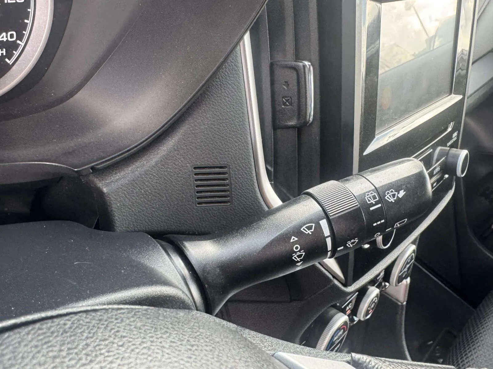 Subaru Forester photo 24
