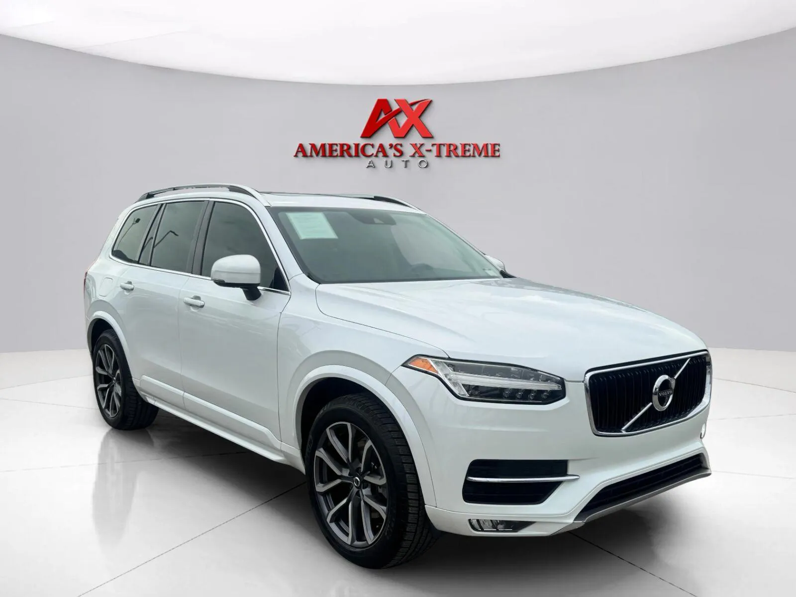 Volvo XC90 photo 8