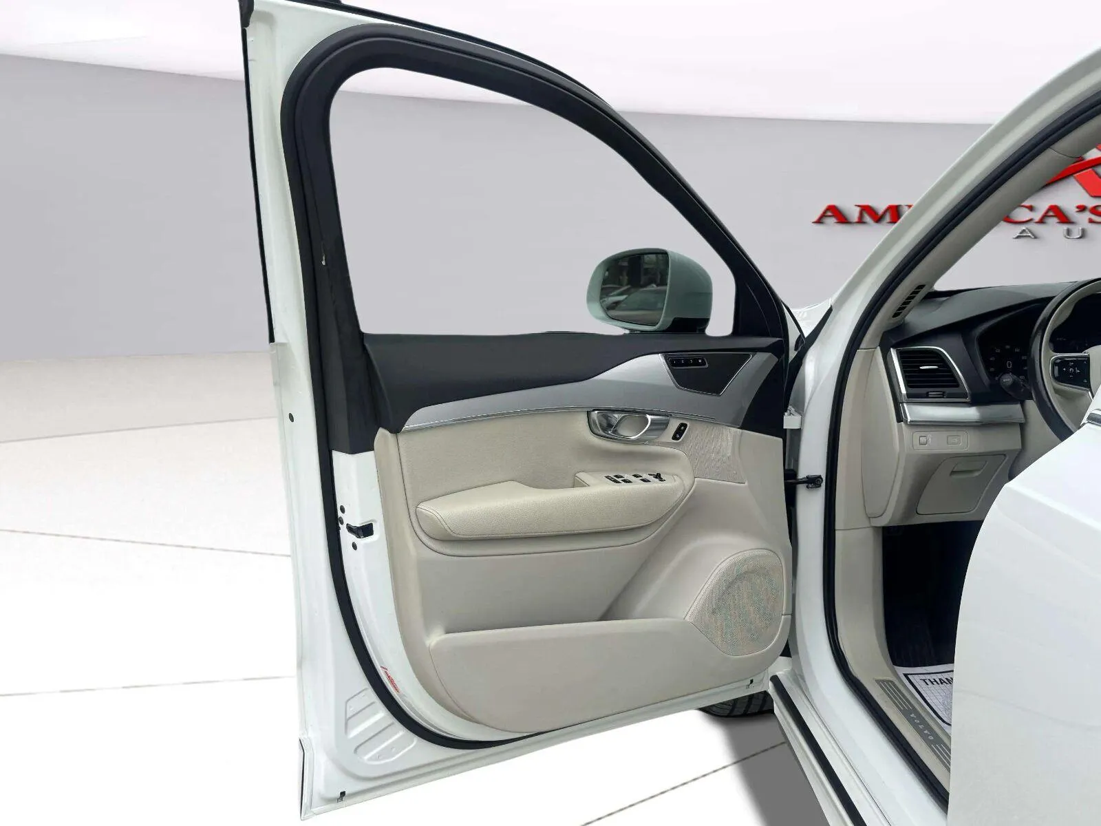 Volvo XC90 photo 17