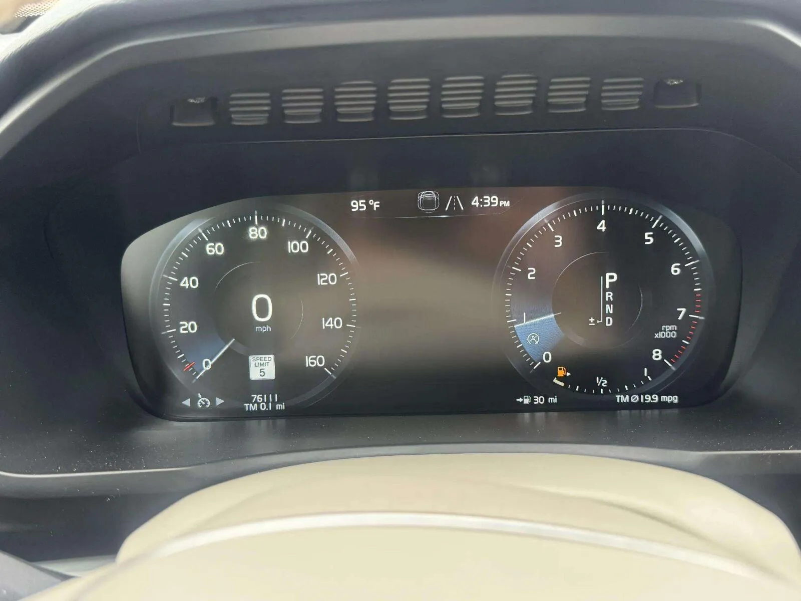 Volvo XC90 photo 19