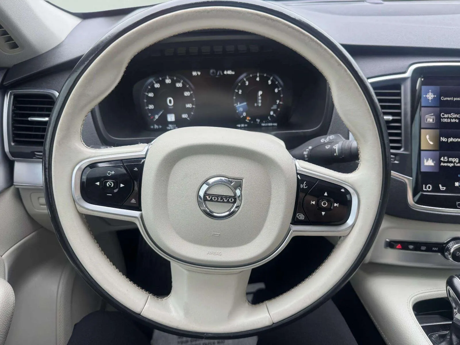 Volvo XC90 photo 23