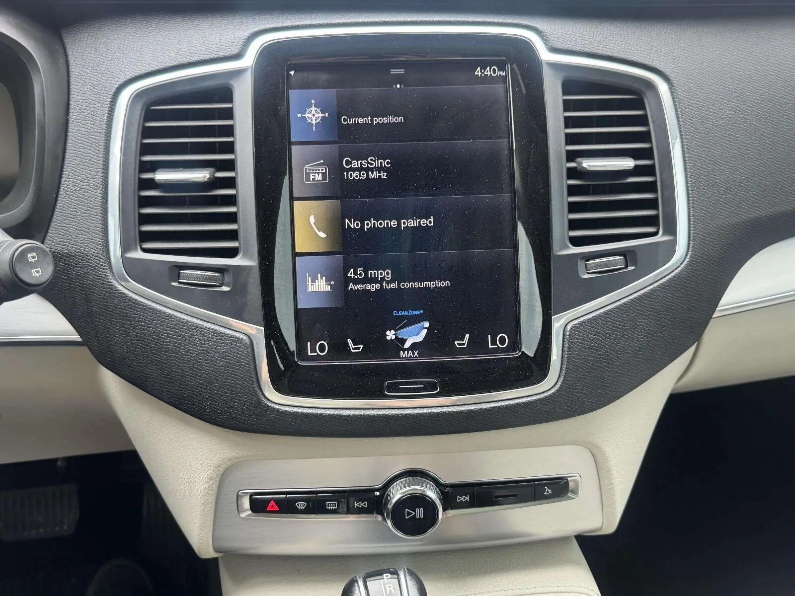 Volvo XC90 photo 25