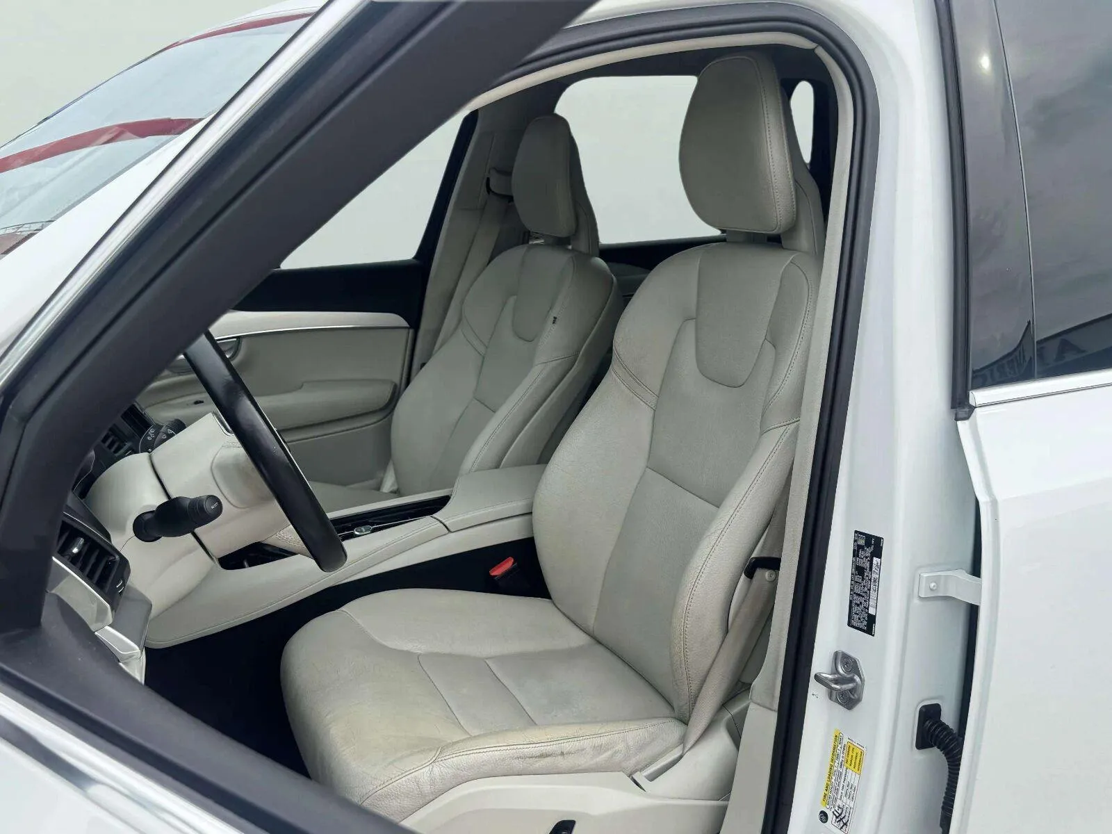 Volvo XC90 photo 27