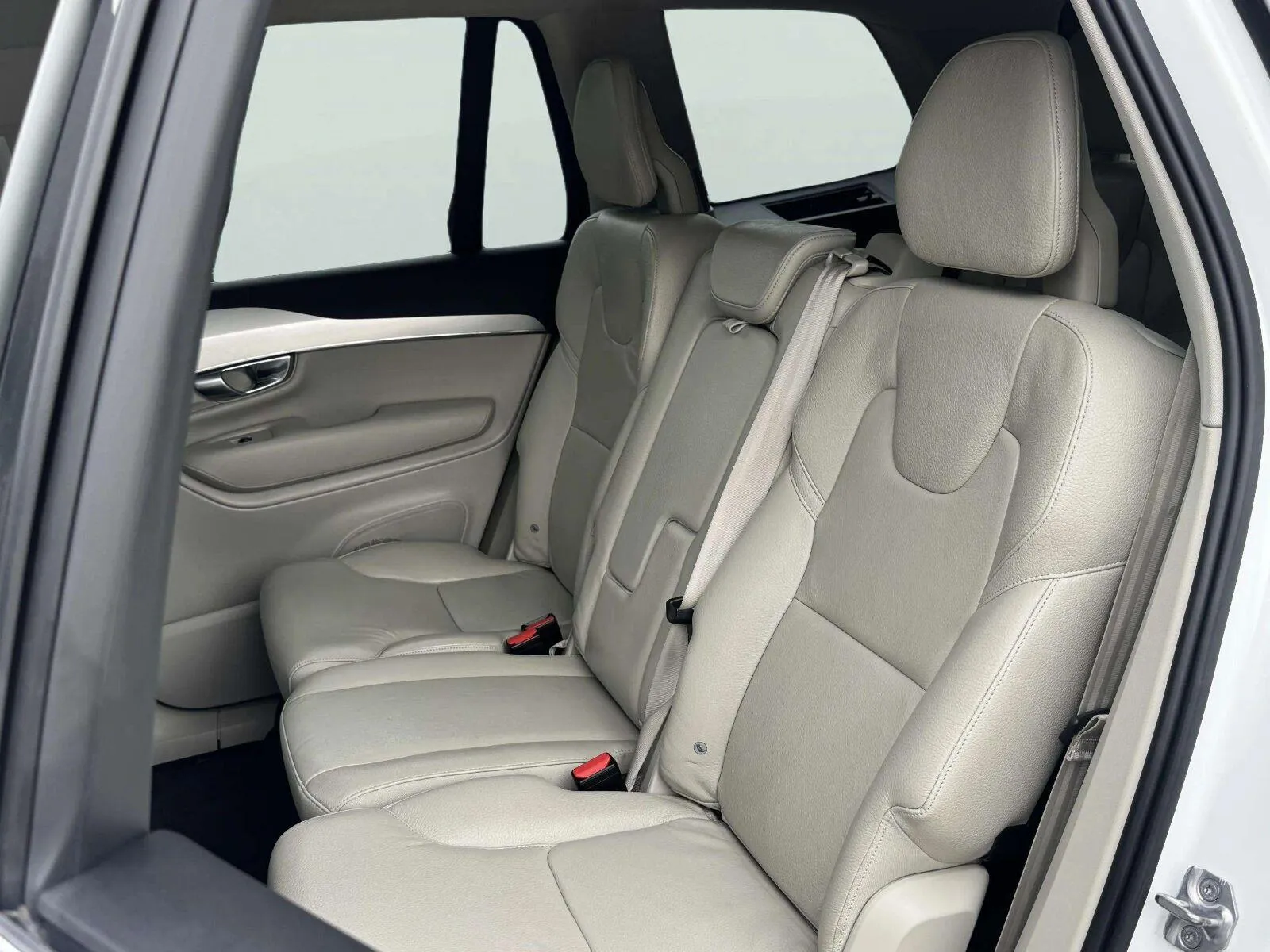Volvo XC90 photo 31