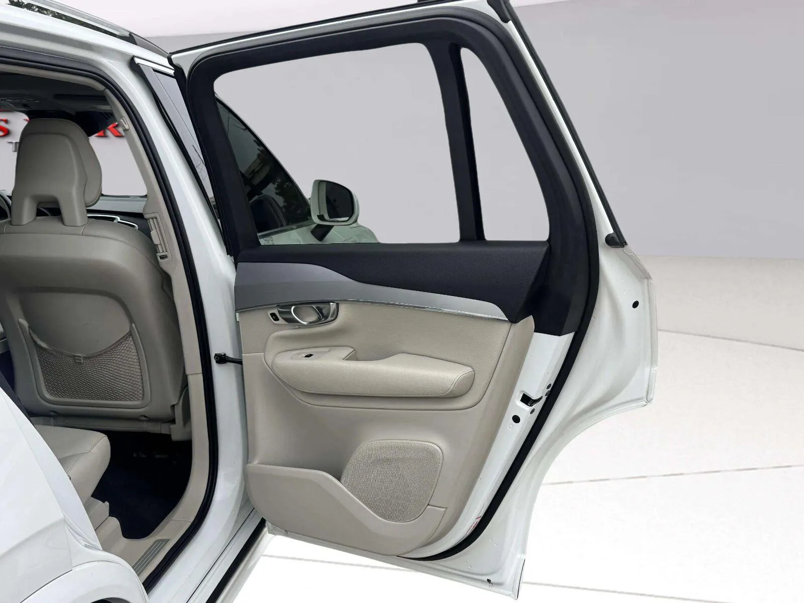 Volvo XC90 photo 33
