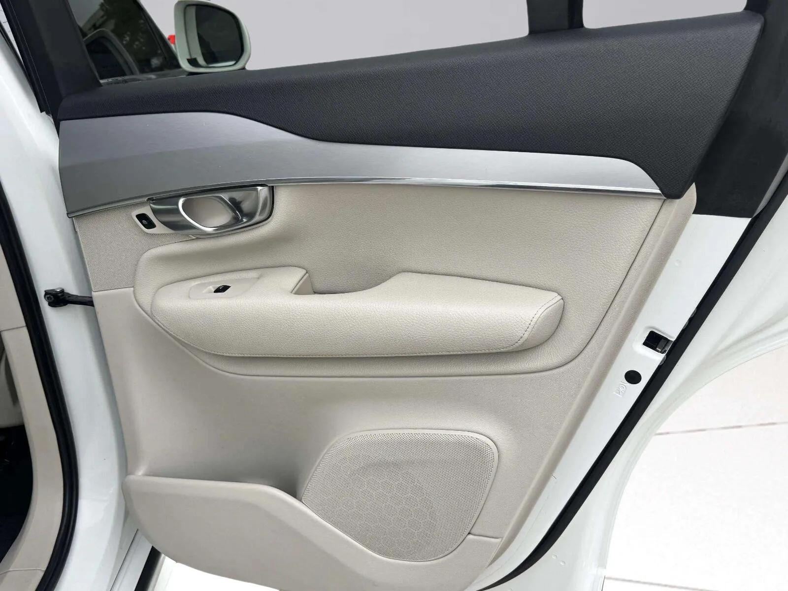 Volvo XC90 photo 34