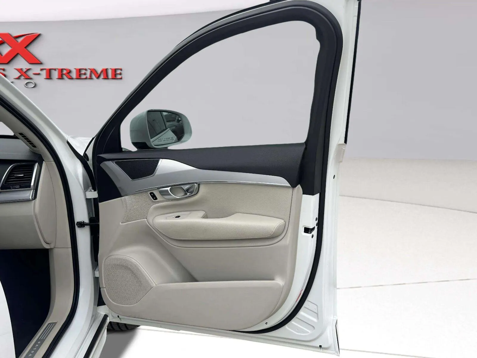 Volvo XC90 photo 40