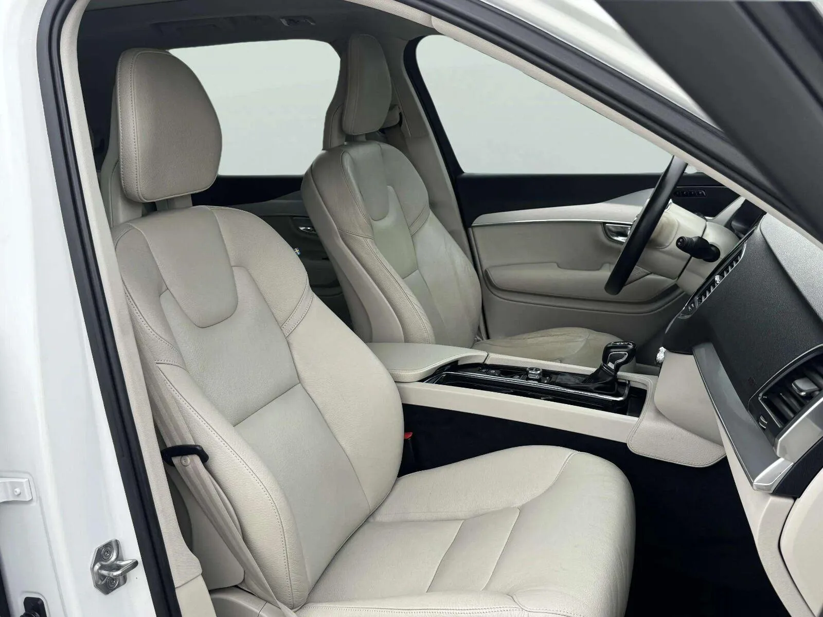 Volvo XC90 photo 42