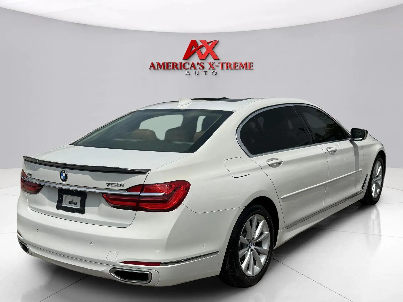 BMW 7 Series photo 7