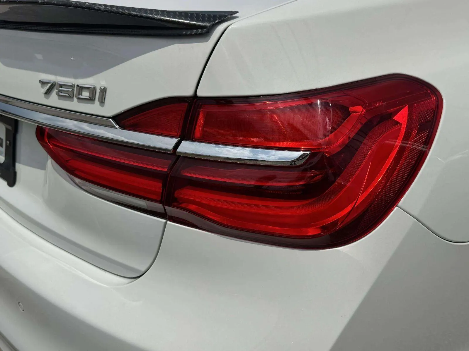 BMW 7 Series photo 16