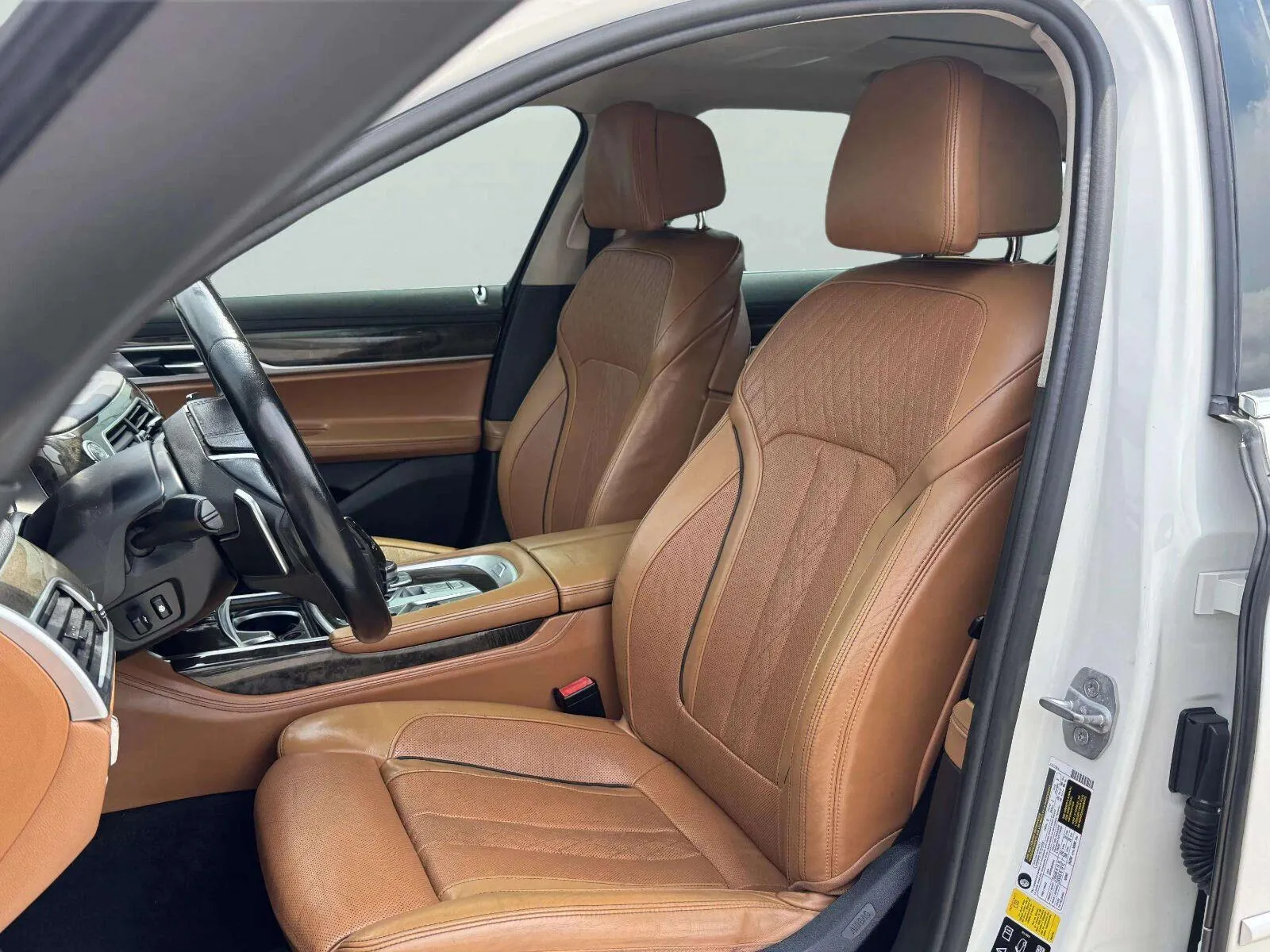 BMW 7 Series photo 20