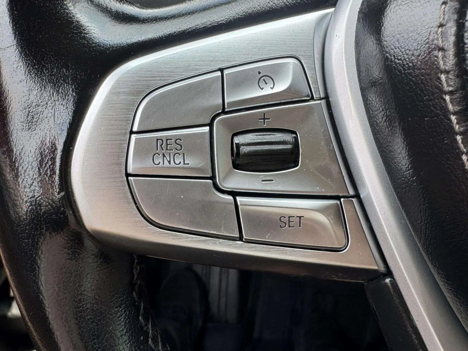 BMW 7 Series photo 25