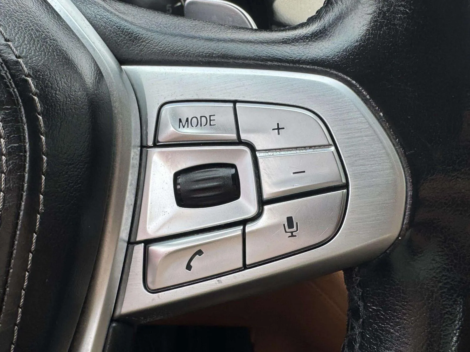 BMW 7 Series photo 26