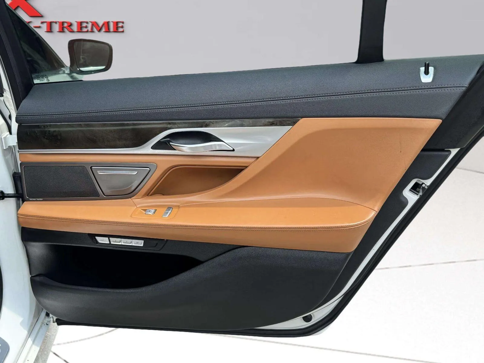 BMW 7 Series photo 39