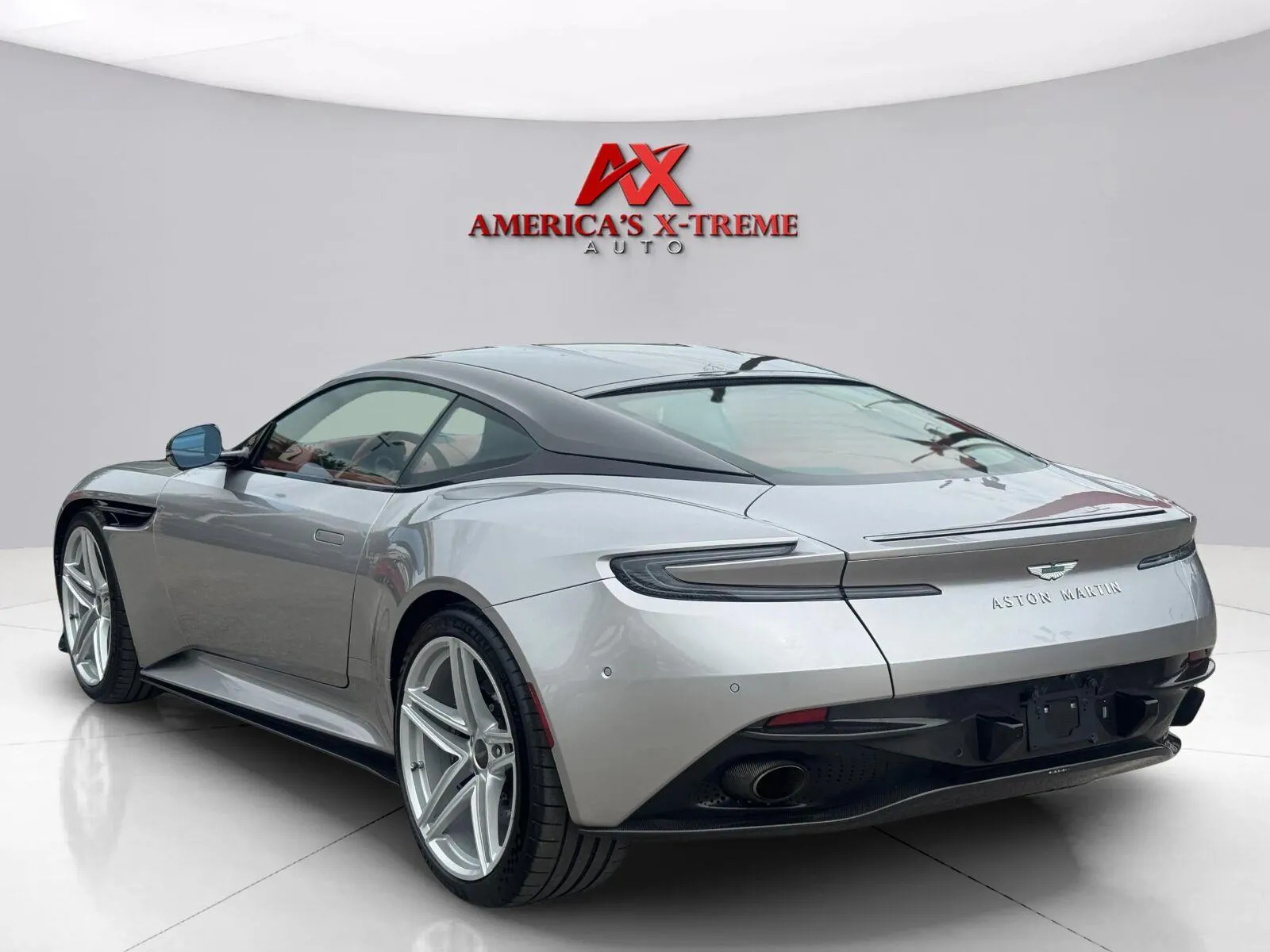 Aston Martin DB12 photo 7