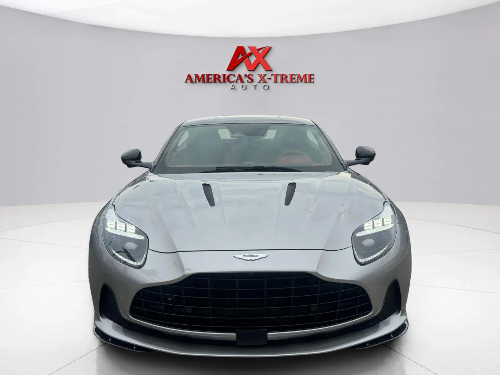 Aston Martin DB12 photo 12
