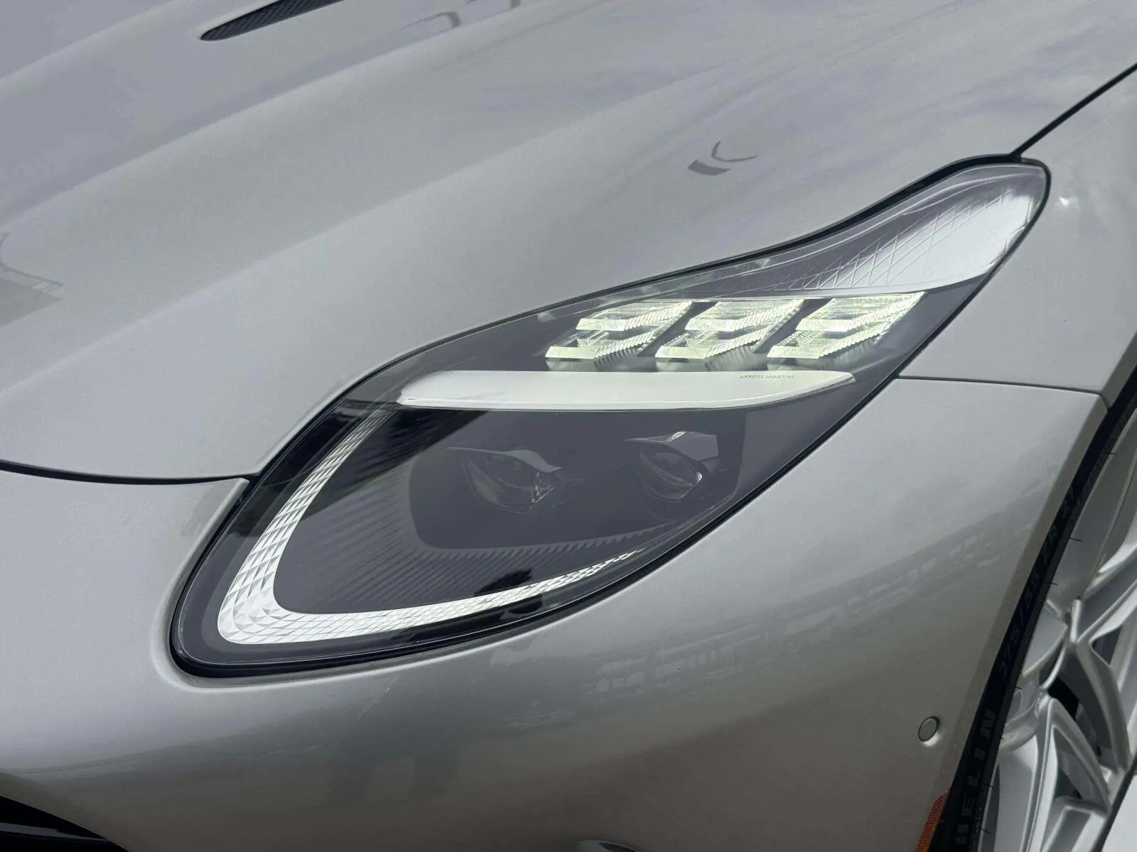 Aston Martin DB12 photo 17