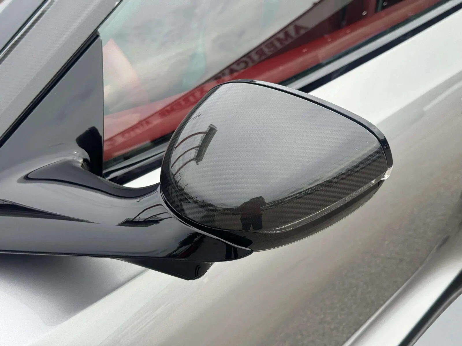 Aston Martin DB12 photo 19