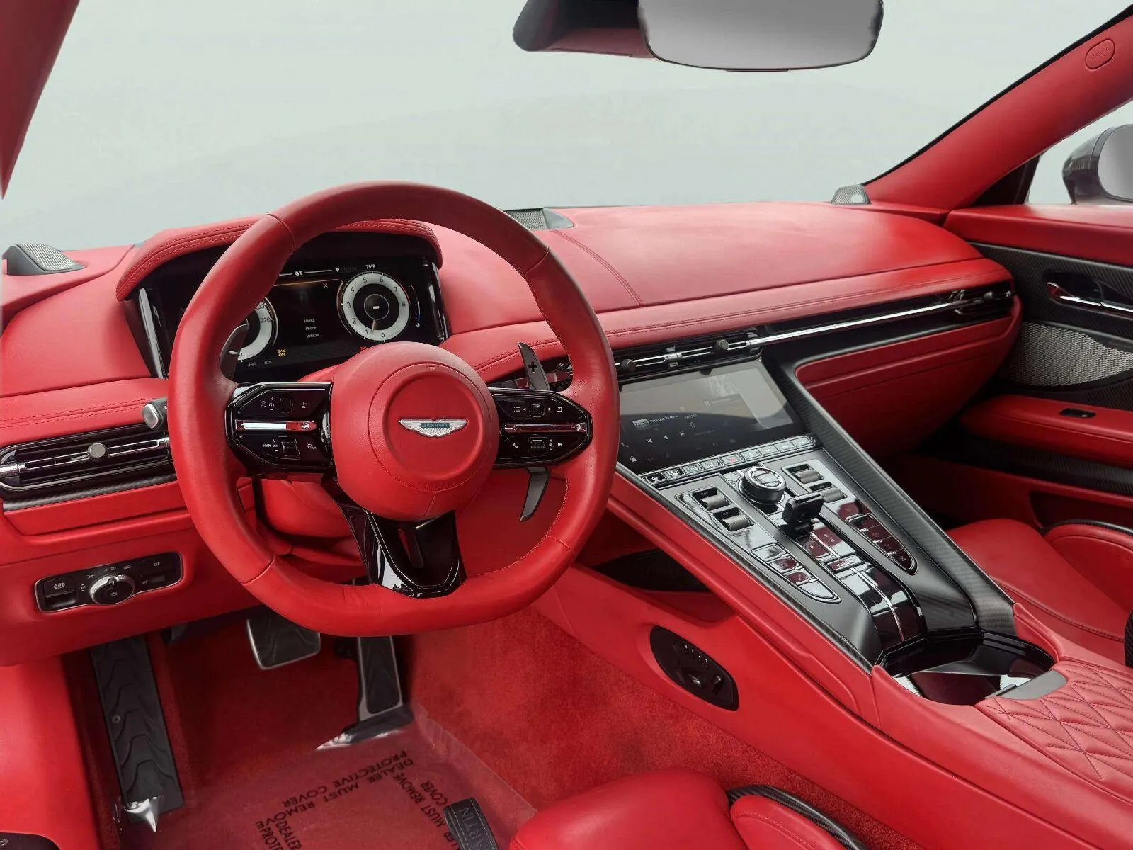 Aston Martin DB12 photo 29