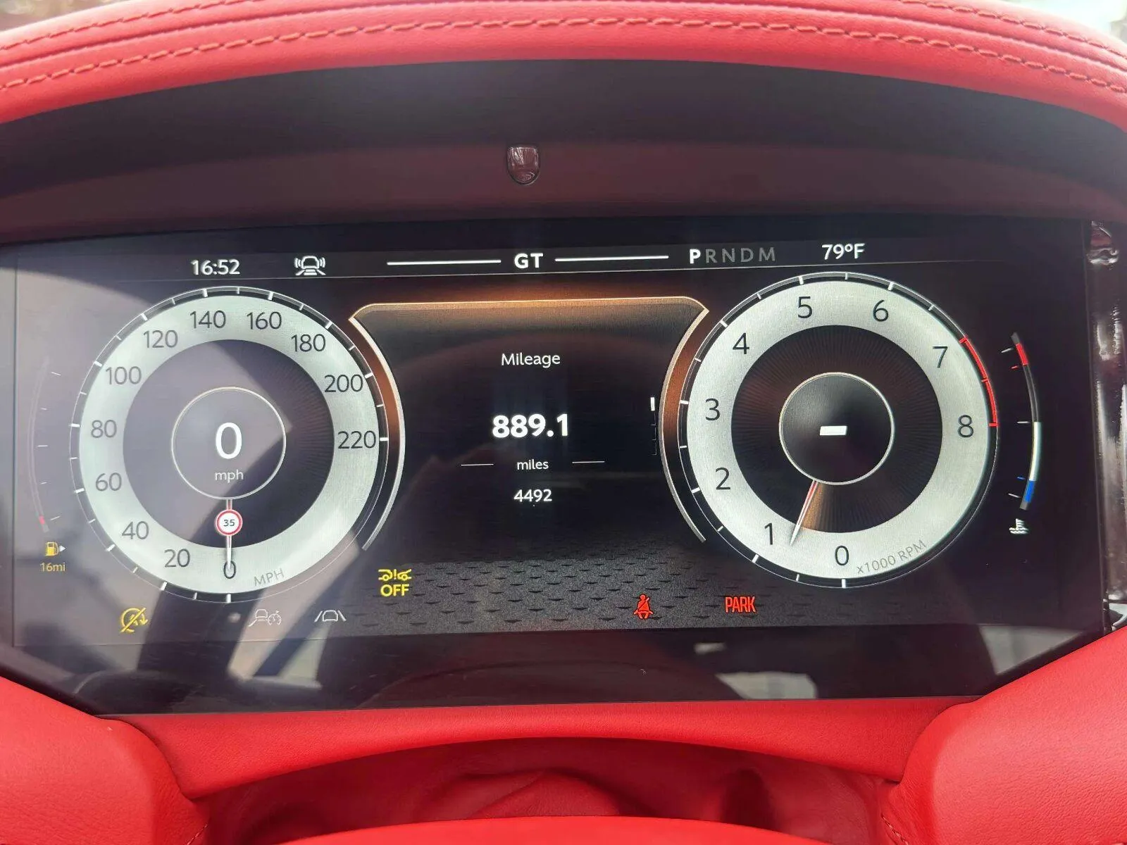 Aston Martin DB12 photo 32