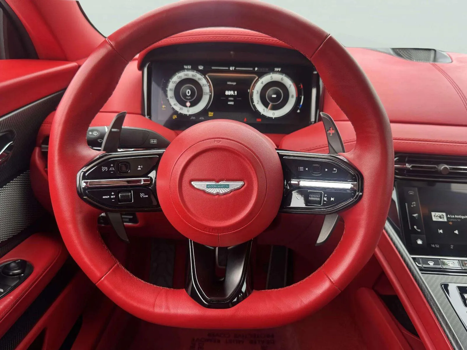 Aston Martin DB12 photo 37