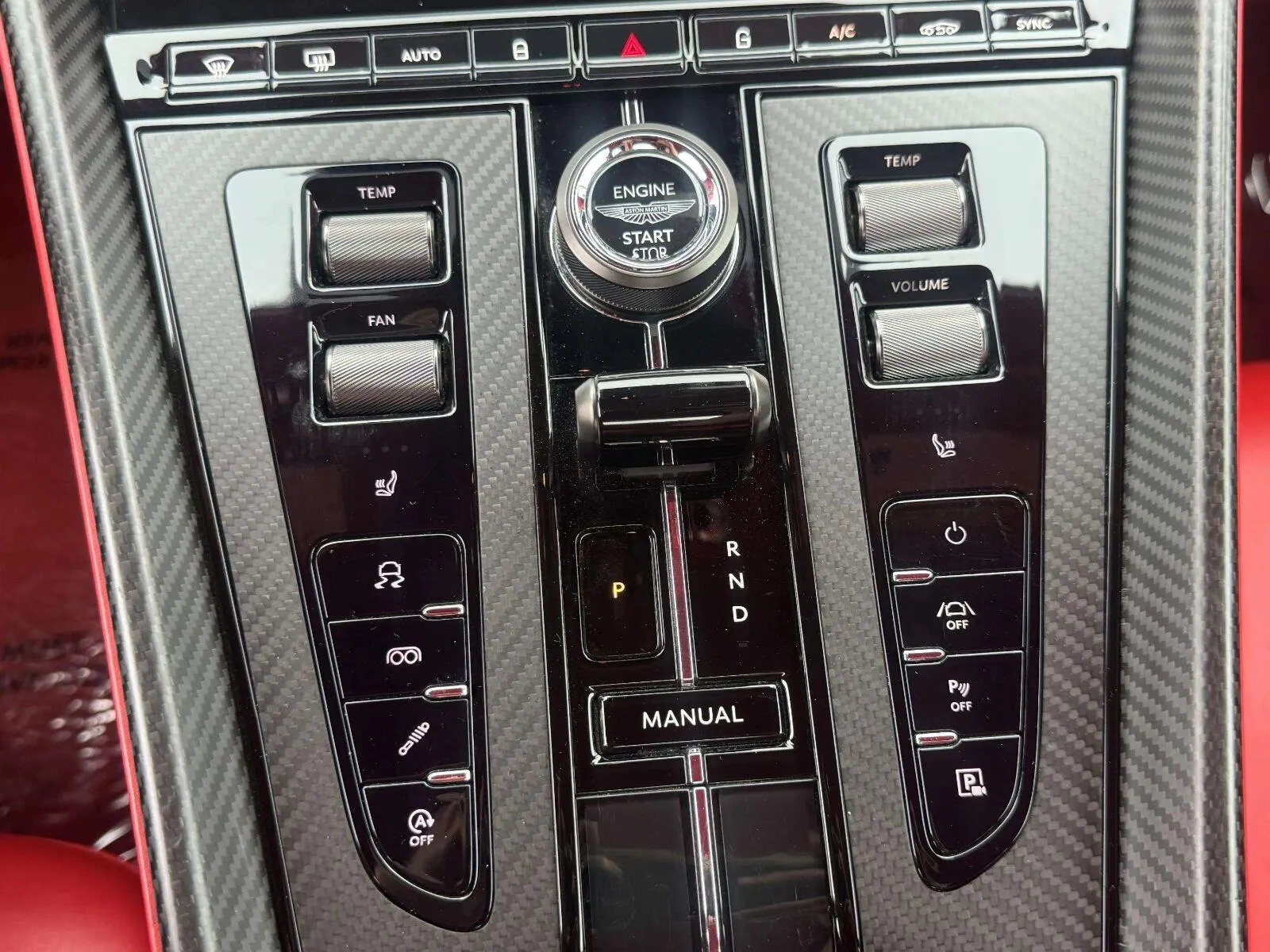 Aston Martin DB12 photo 41