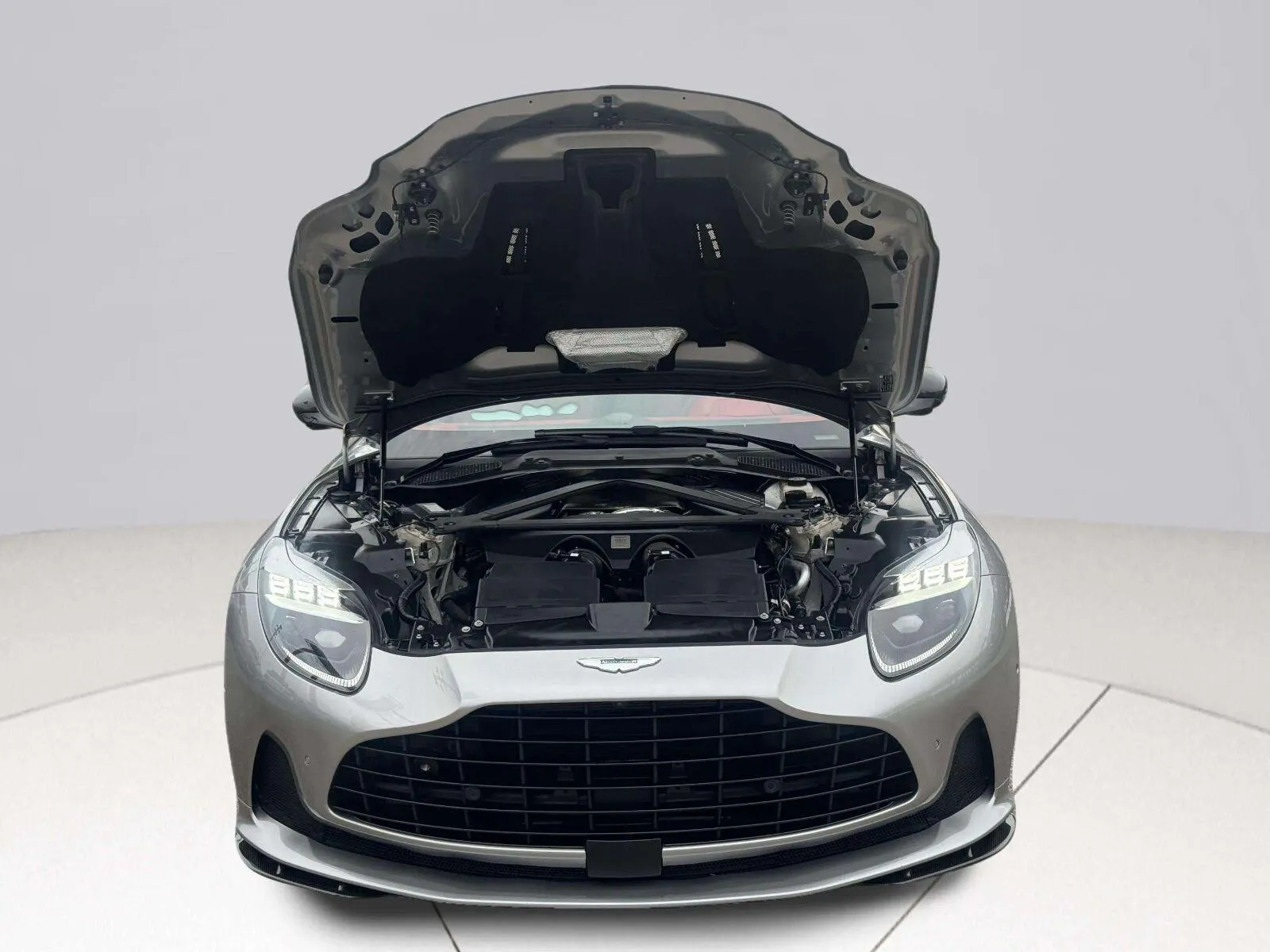 Aston Martin DB12 photo 71