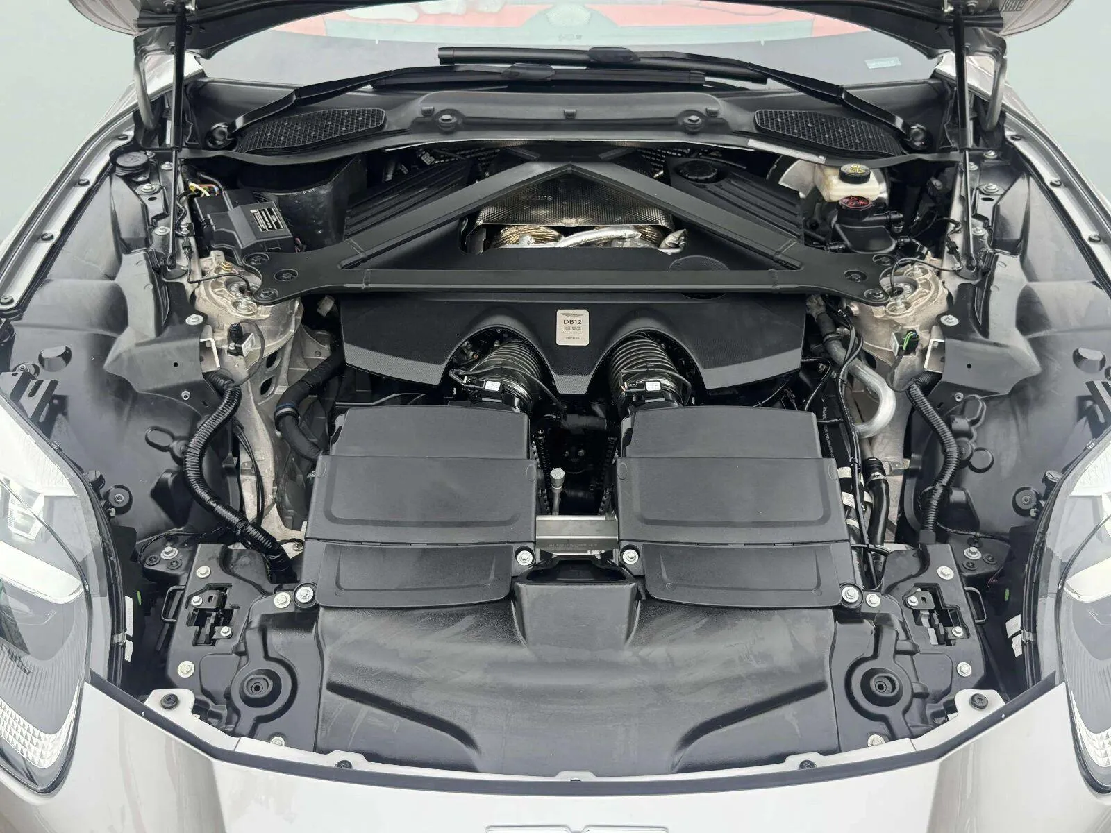 Aston Martin DB12 photo 72