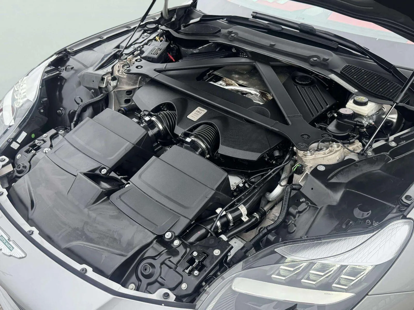 Aston Martin DB12 photo 74