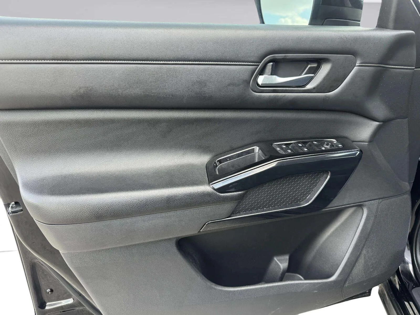 Nissan Pathfinder photo 25
