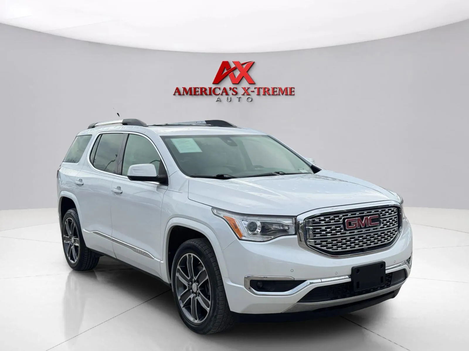 GMC Acadia photo 8