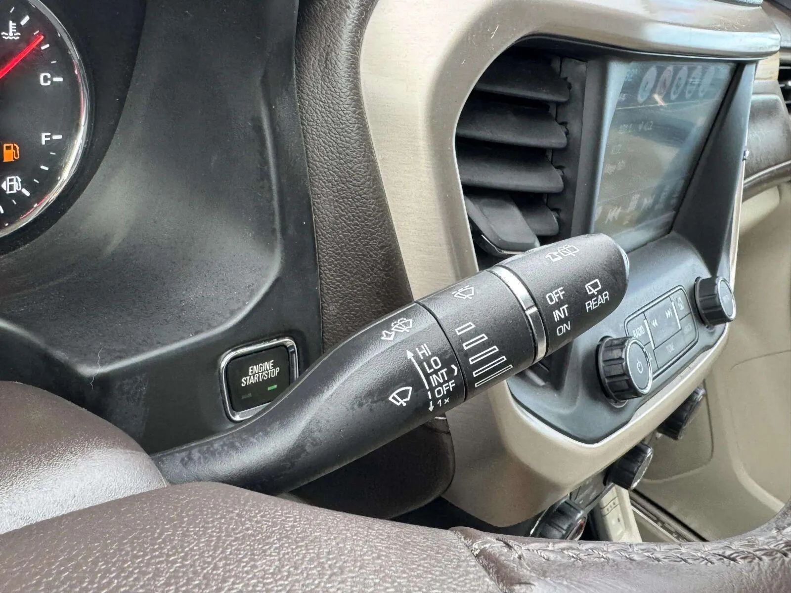 GMC Acadia photo 22