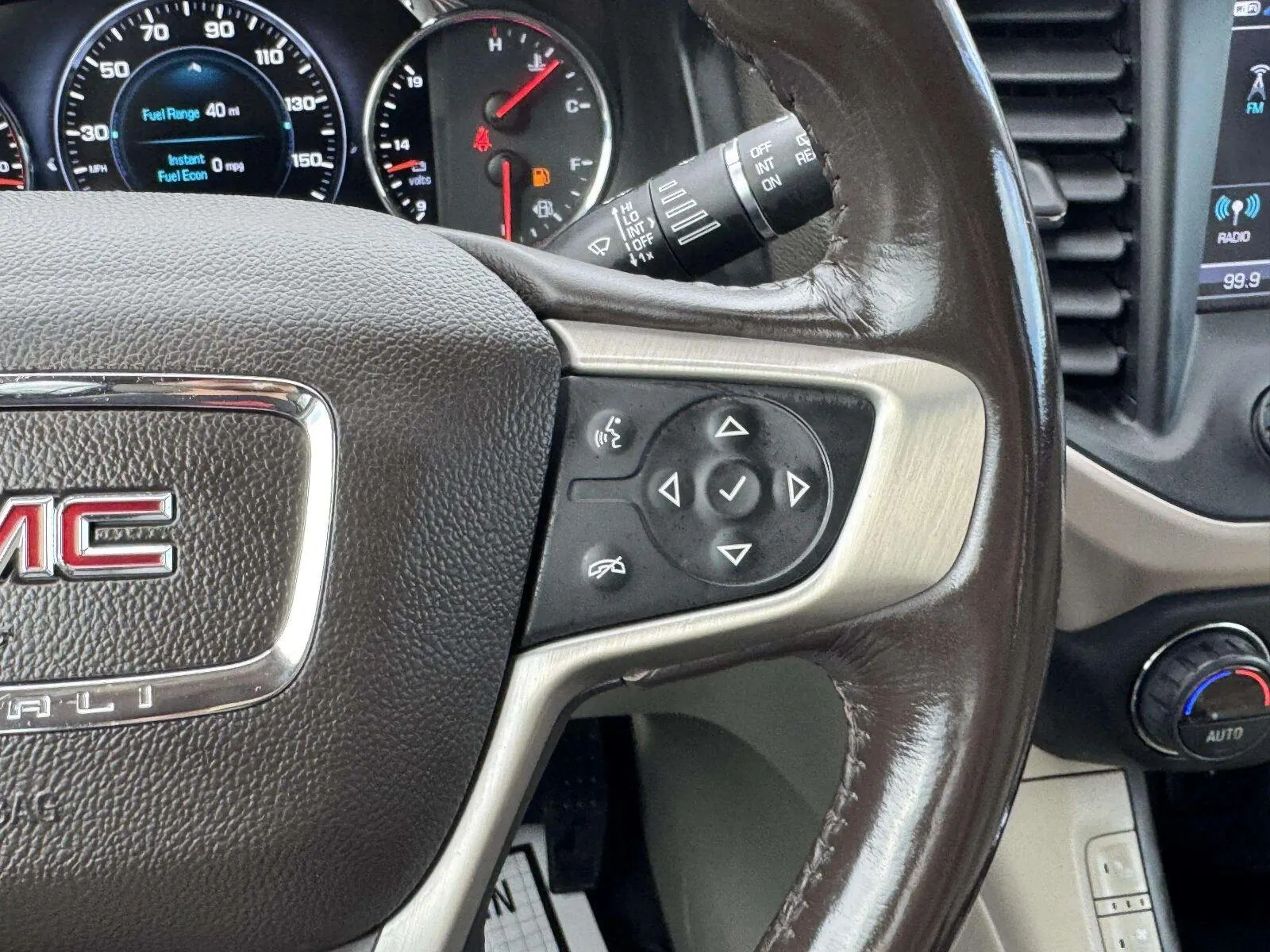 GMC Acadia photo 25