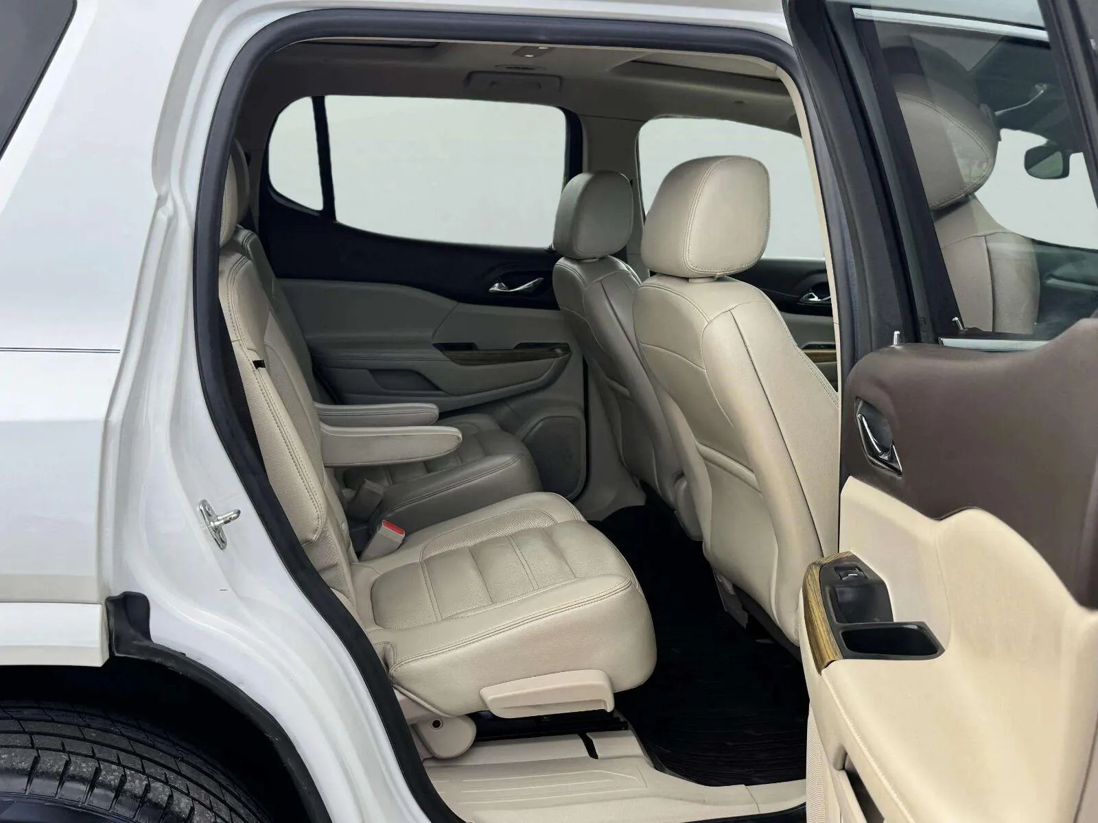 GMC Acadia photo 33
