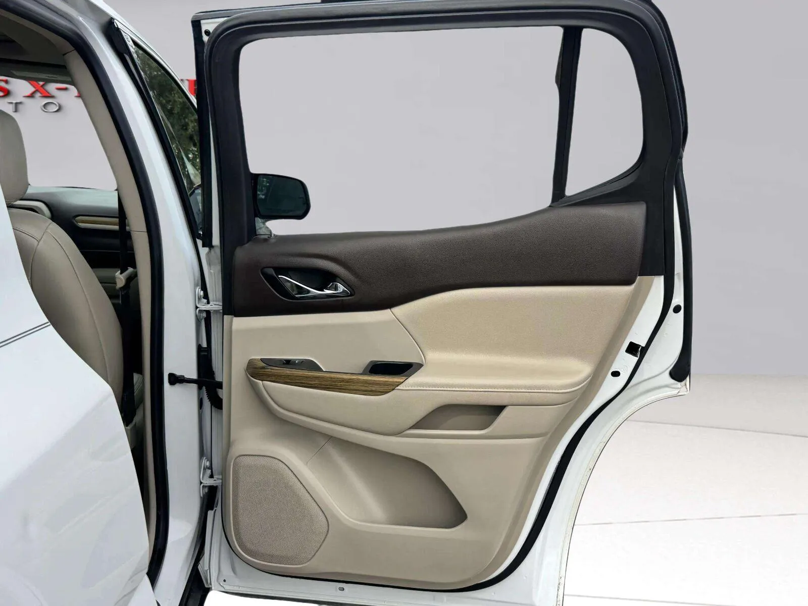 GMC Acadia photo 34
