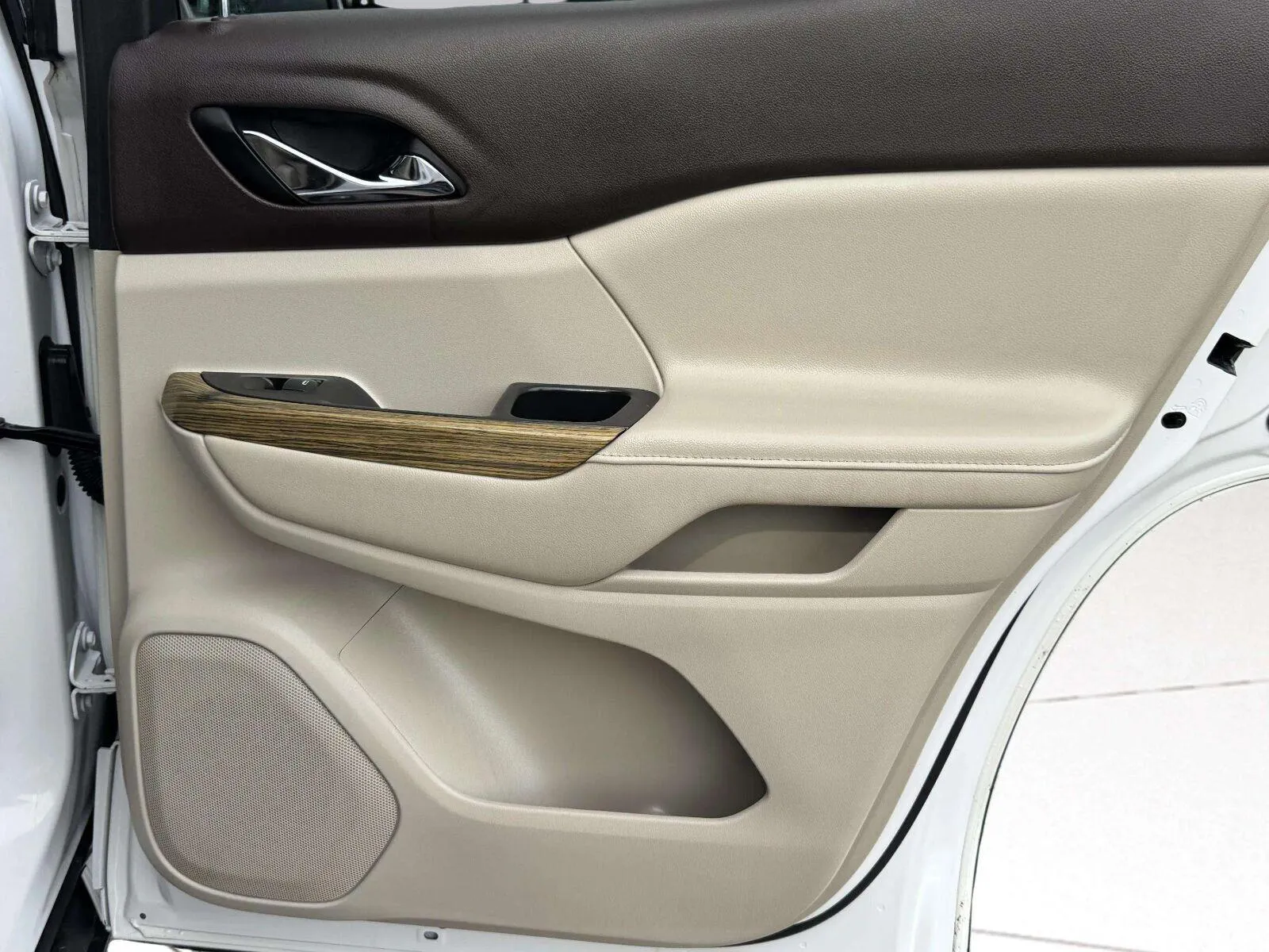 GMC Acadia photo 35