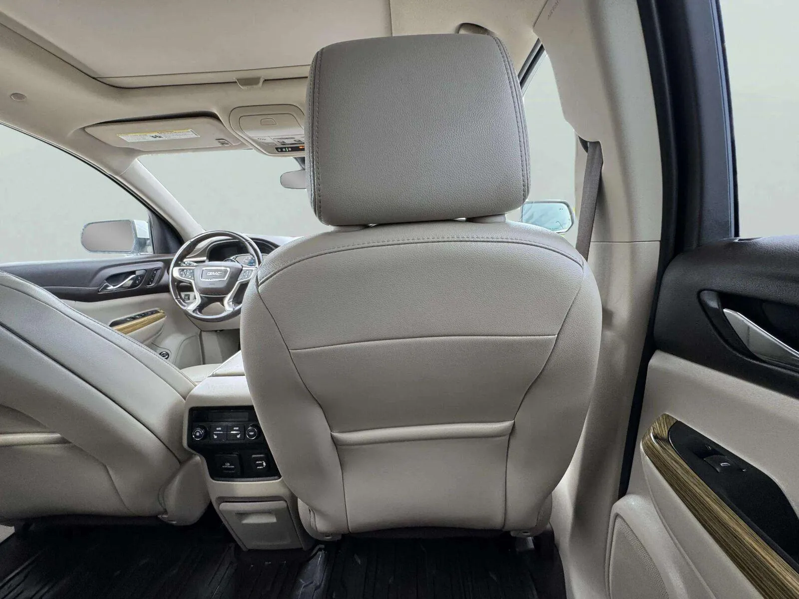 GMC Acadia photo 39