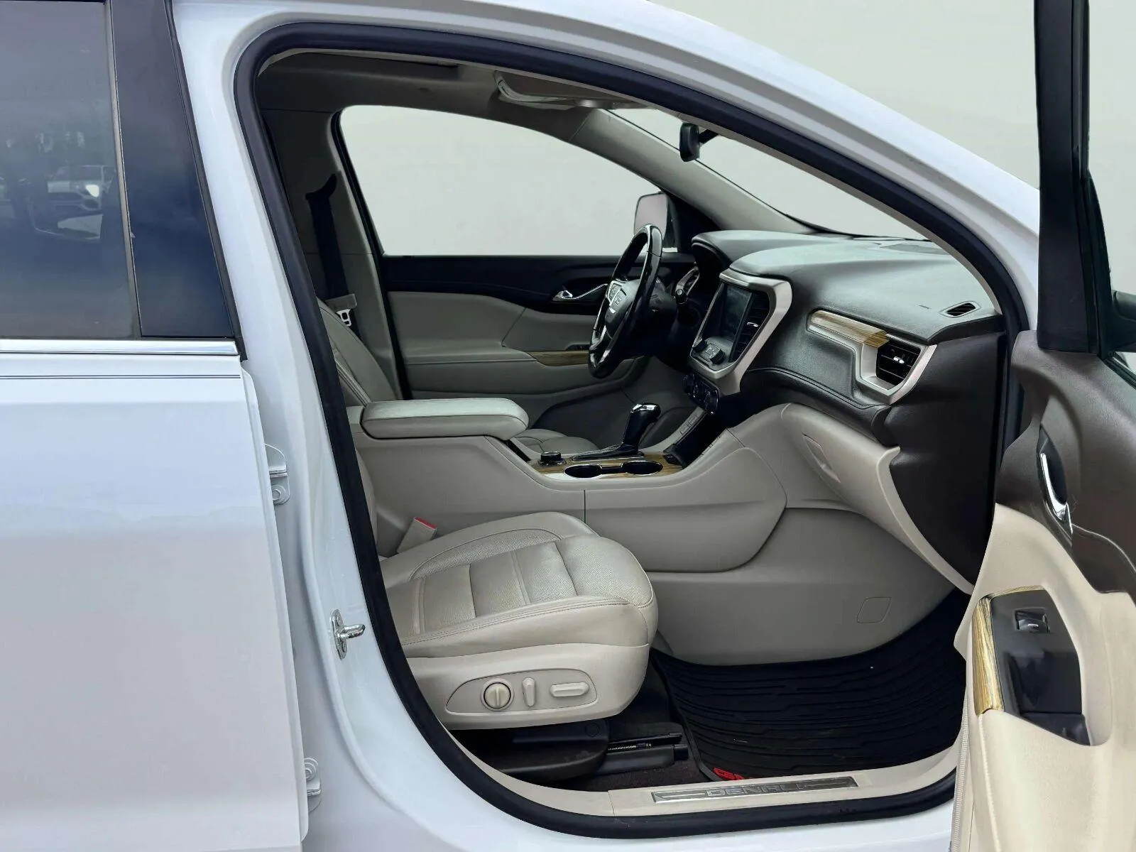 GMC Acadia photo 41
