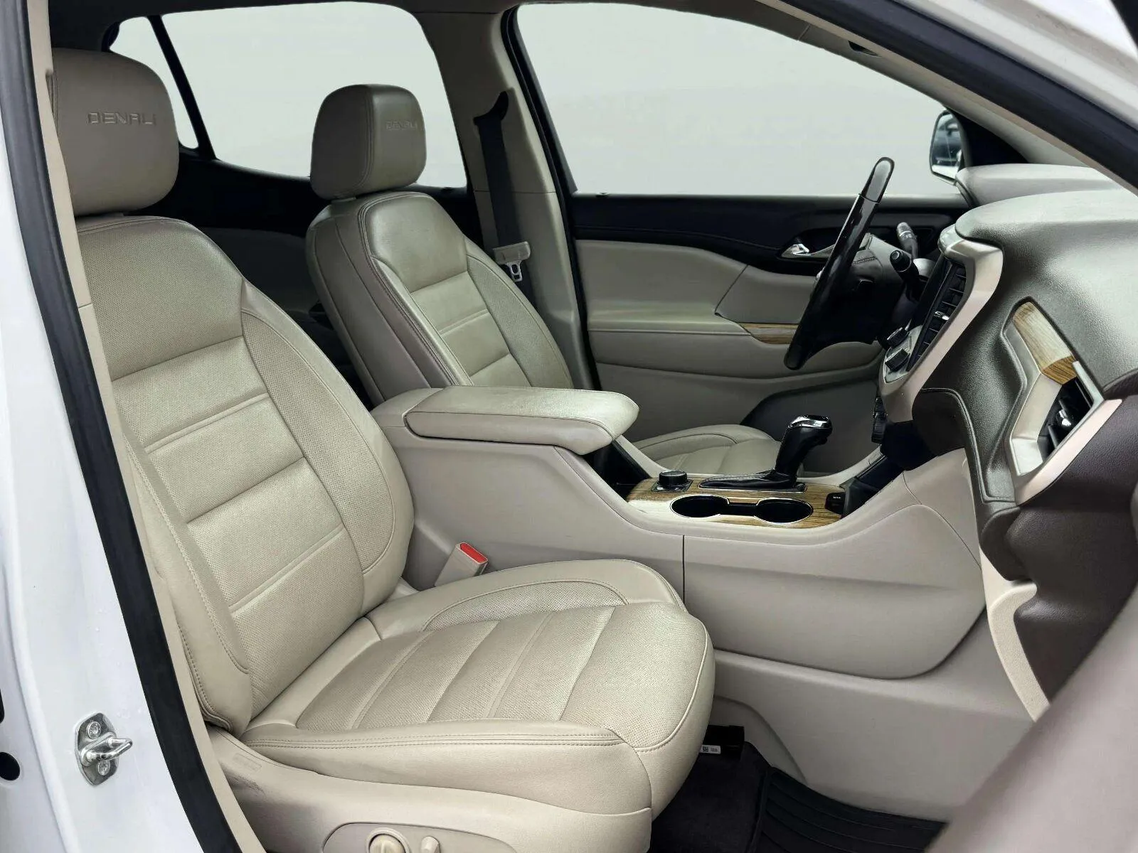 GMC Acadia photo 44